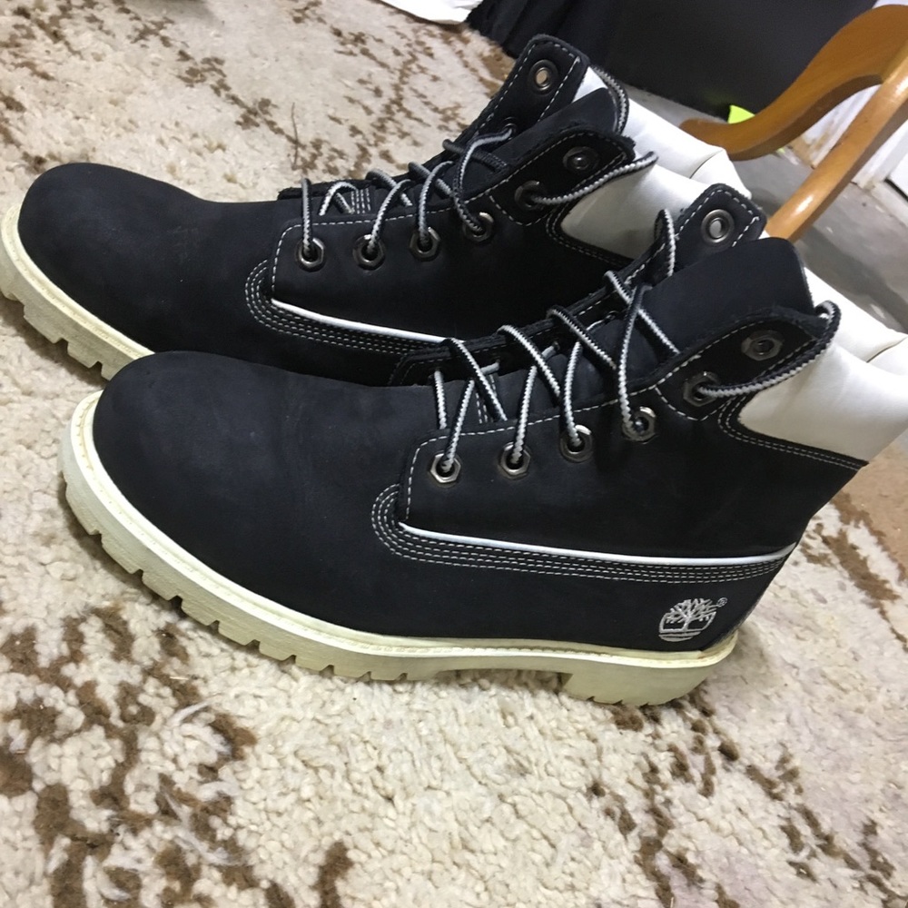 BLACK AND WHITE TIMBERLANDS!!!!